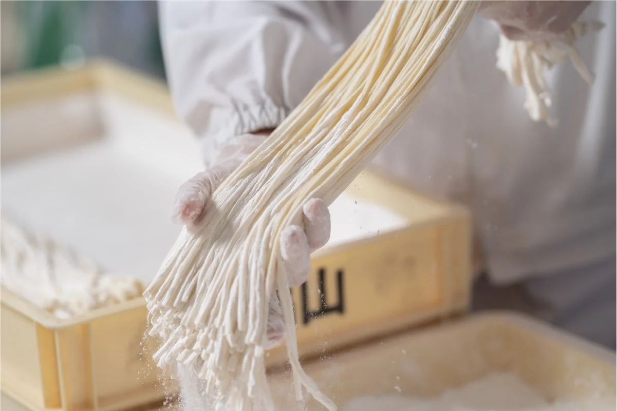 麺を扱う職人