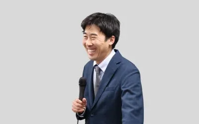 関内悠真講師の顔写真