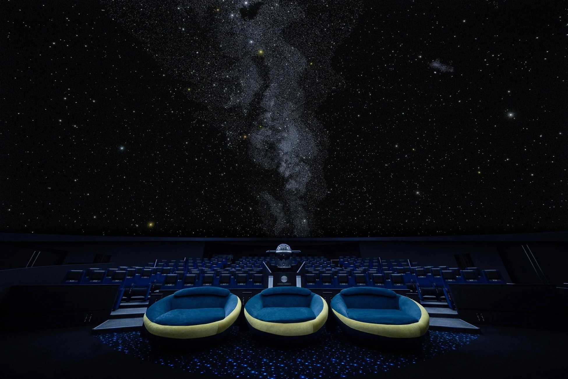 コニカミノルタプラネタリウムの内部