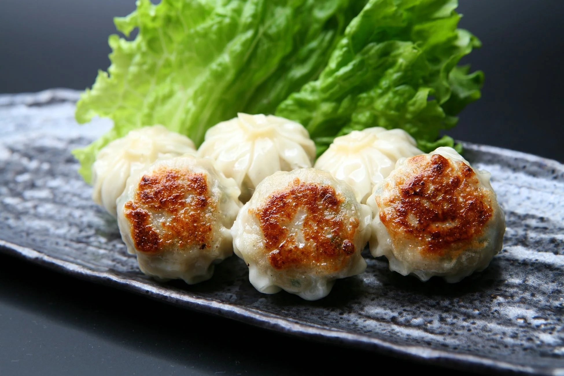 点心,焼売,中華料理,焼き料理,食べ物,美味しい,レタス,プレート,肉料理,惣菜