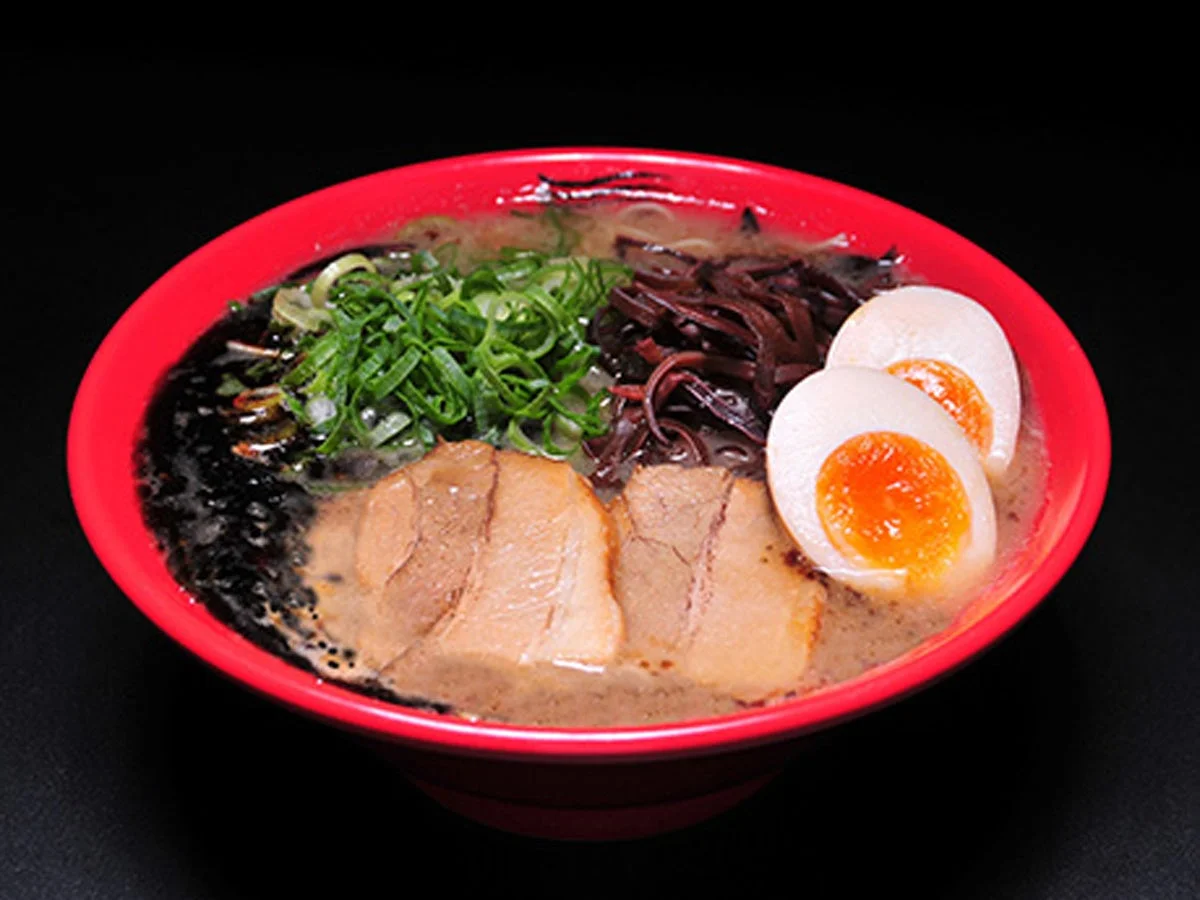 黒マー油とんこつラーメン味玉付