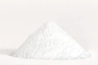 白い粉が山のように積まれています