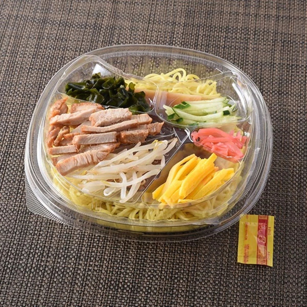 6種具材の冷し中華