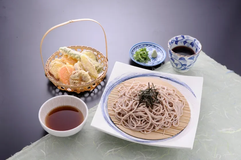 ざるそばと天ぷらのセット
