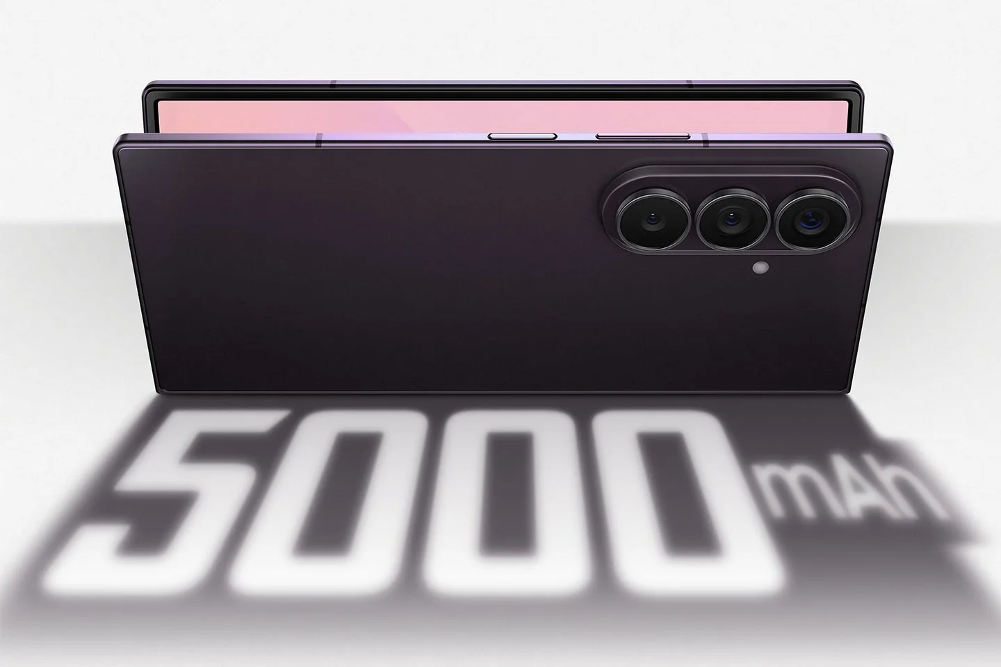 5000 mAhバッテリーのスマートフォン