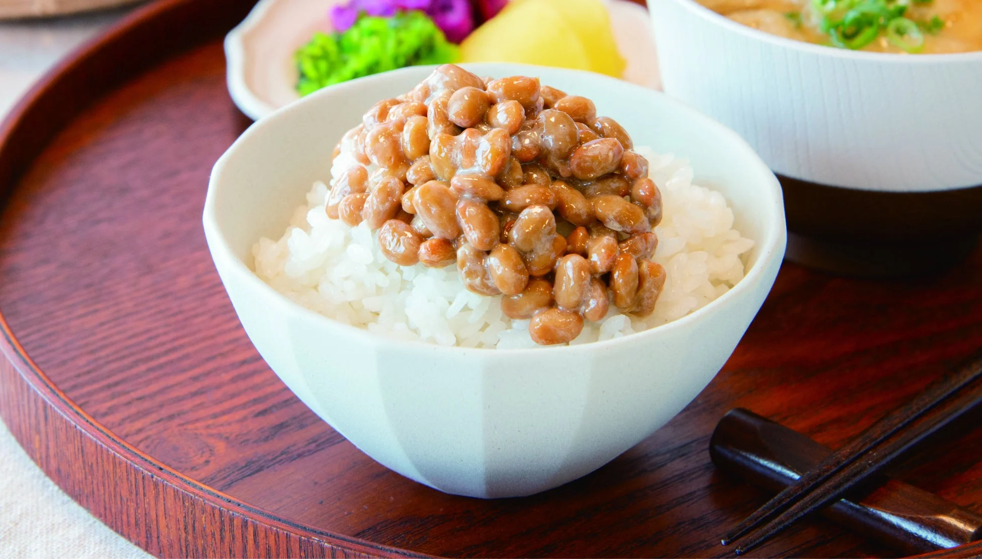 ご飯にかける納豆