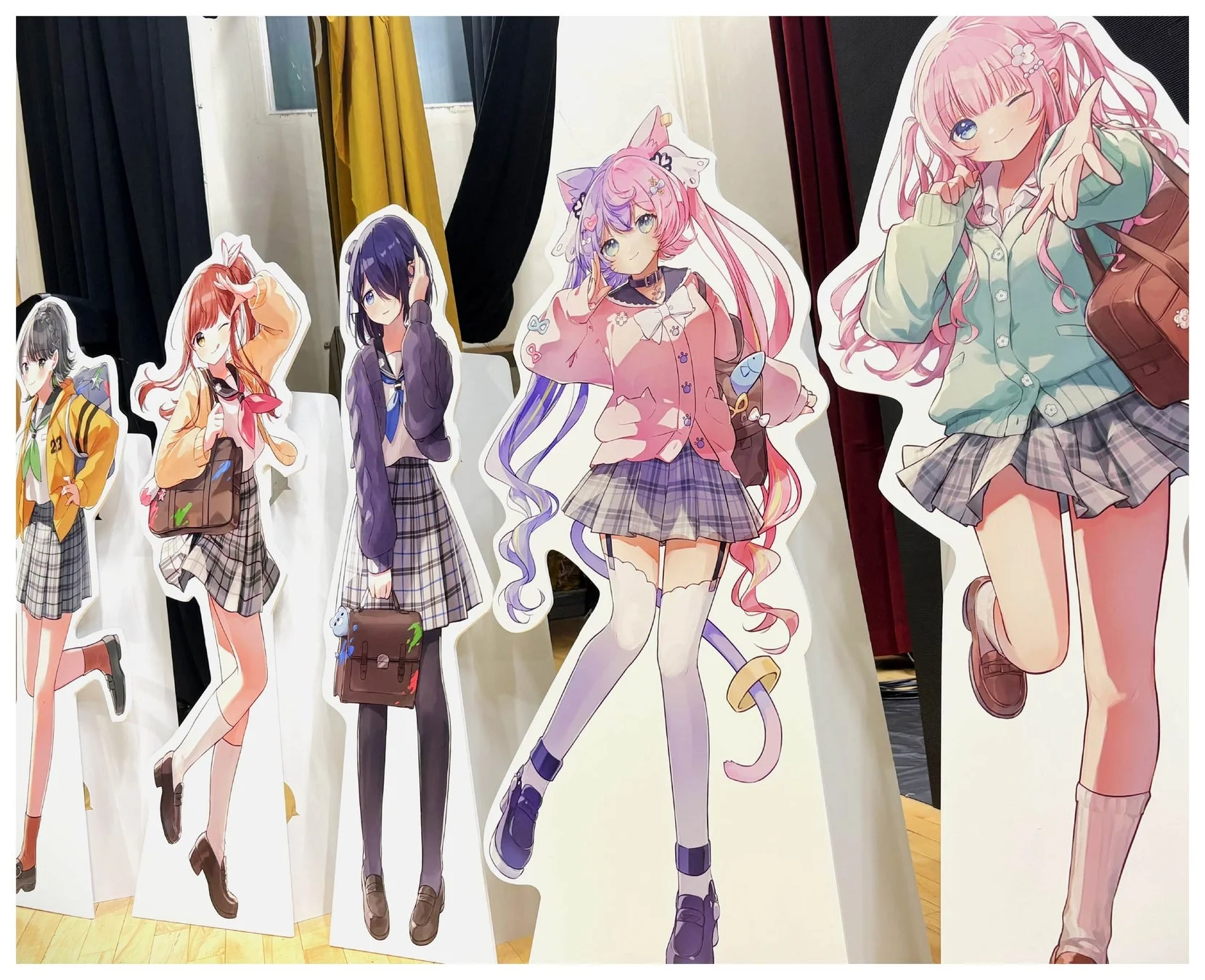 VTuberキャラクターの等身大パネル