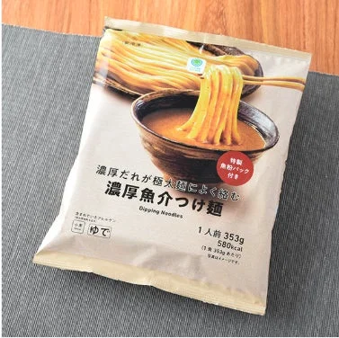 濃厚だれが極太麺によく絡む濃厚魚介つけ麺