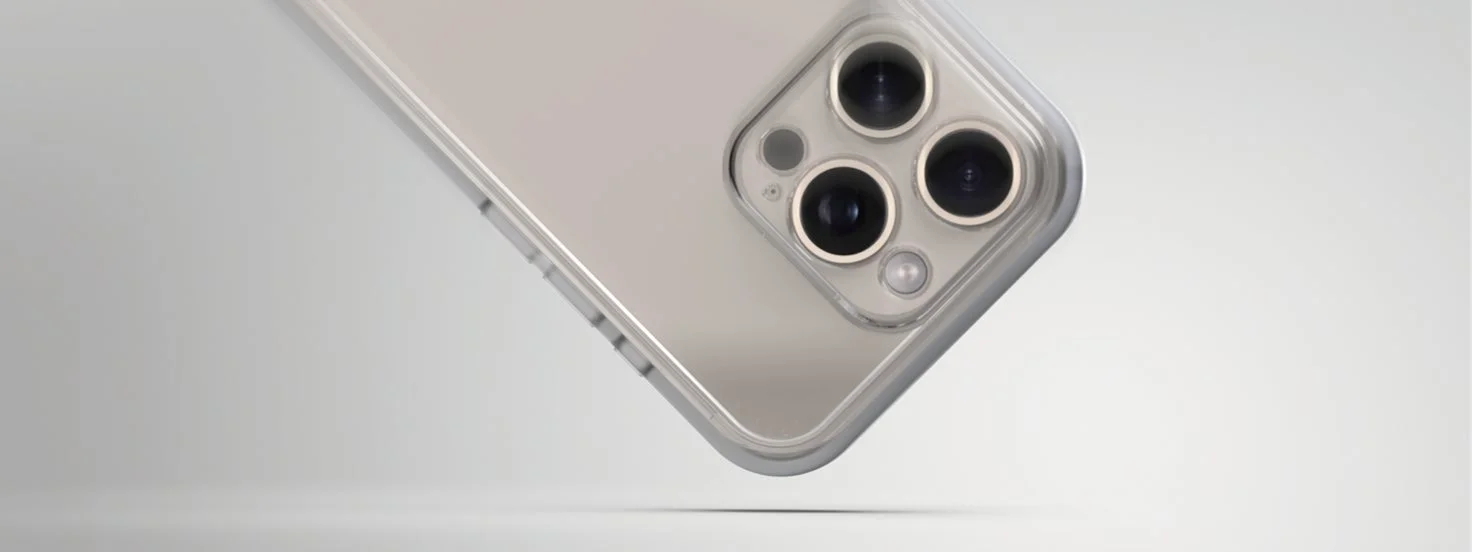 クリアケース装着スマートフォンの背面