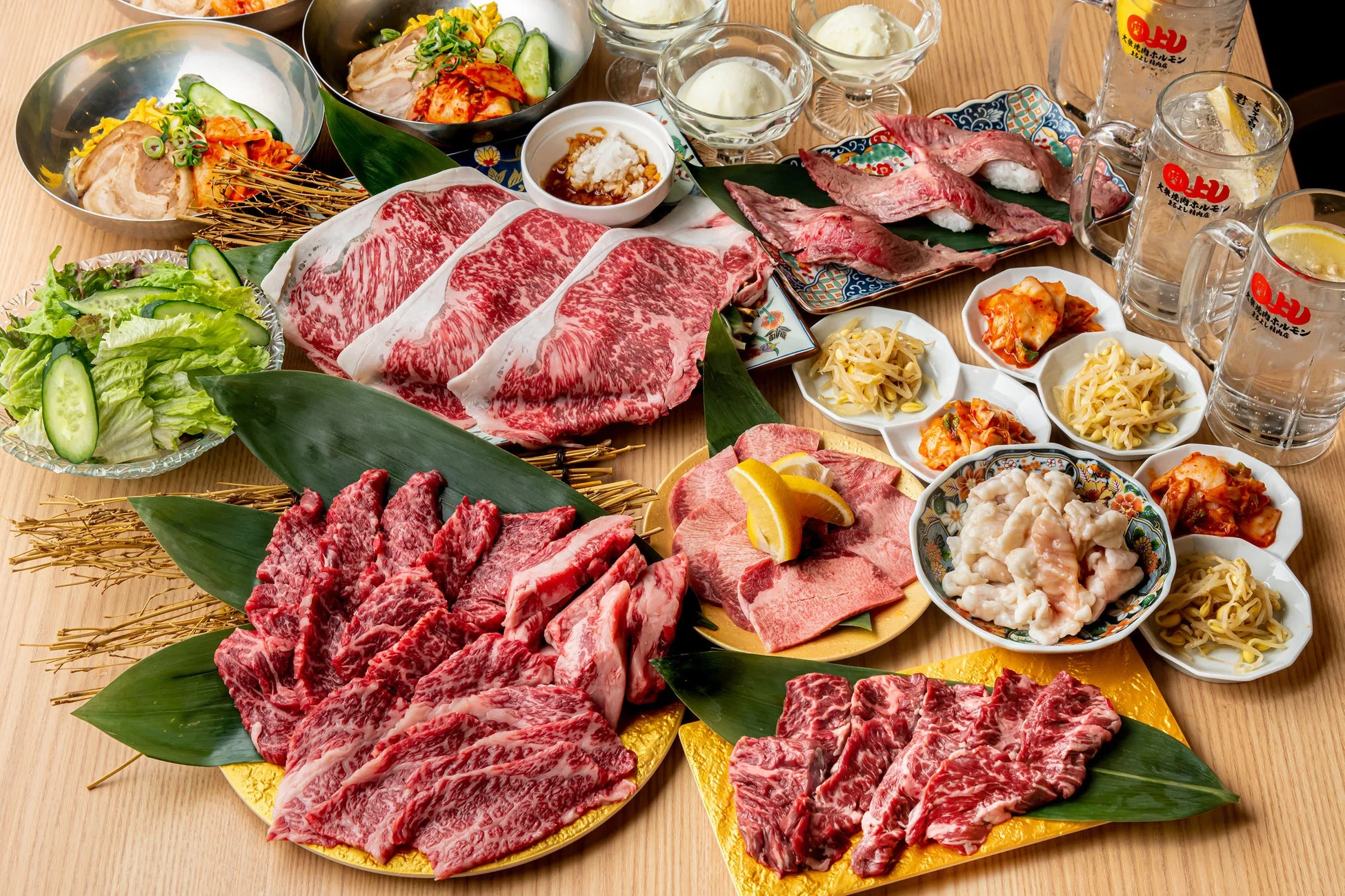 豪華な焼肉の食卓