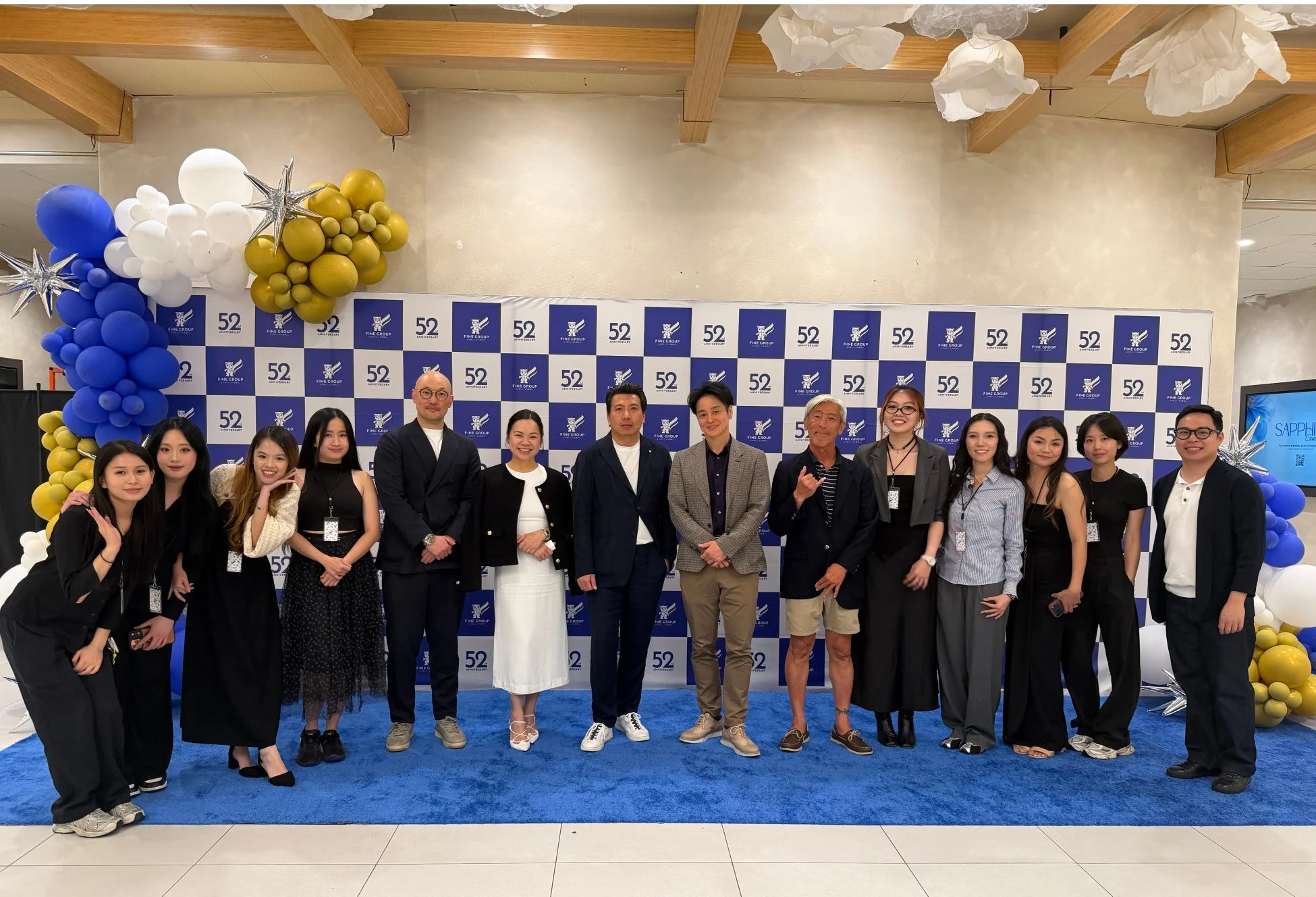 Fine Group 52周年記念イベントの集合写真