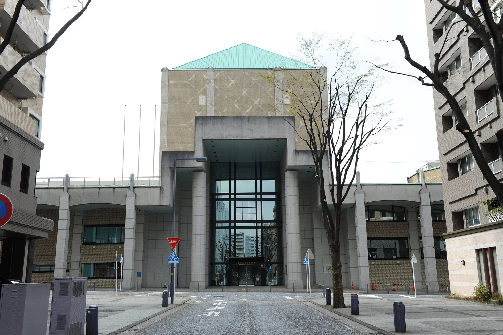 横浜市歴史博物館の外観