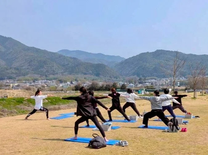 屋外ヨガ