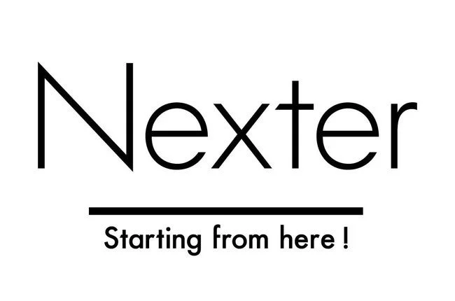 白い背景に「Nexter」という大きな文字と、その下に「Starting from here!」というメッセージが書かれたシンプルな画像です。新たな始まりや出発点を象示しています。