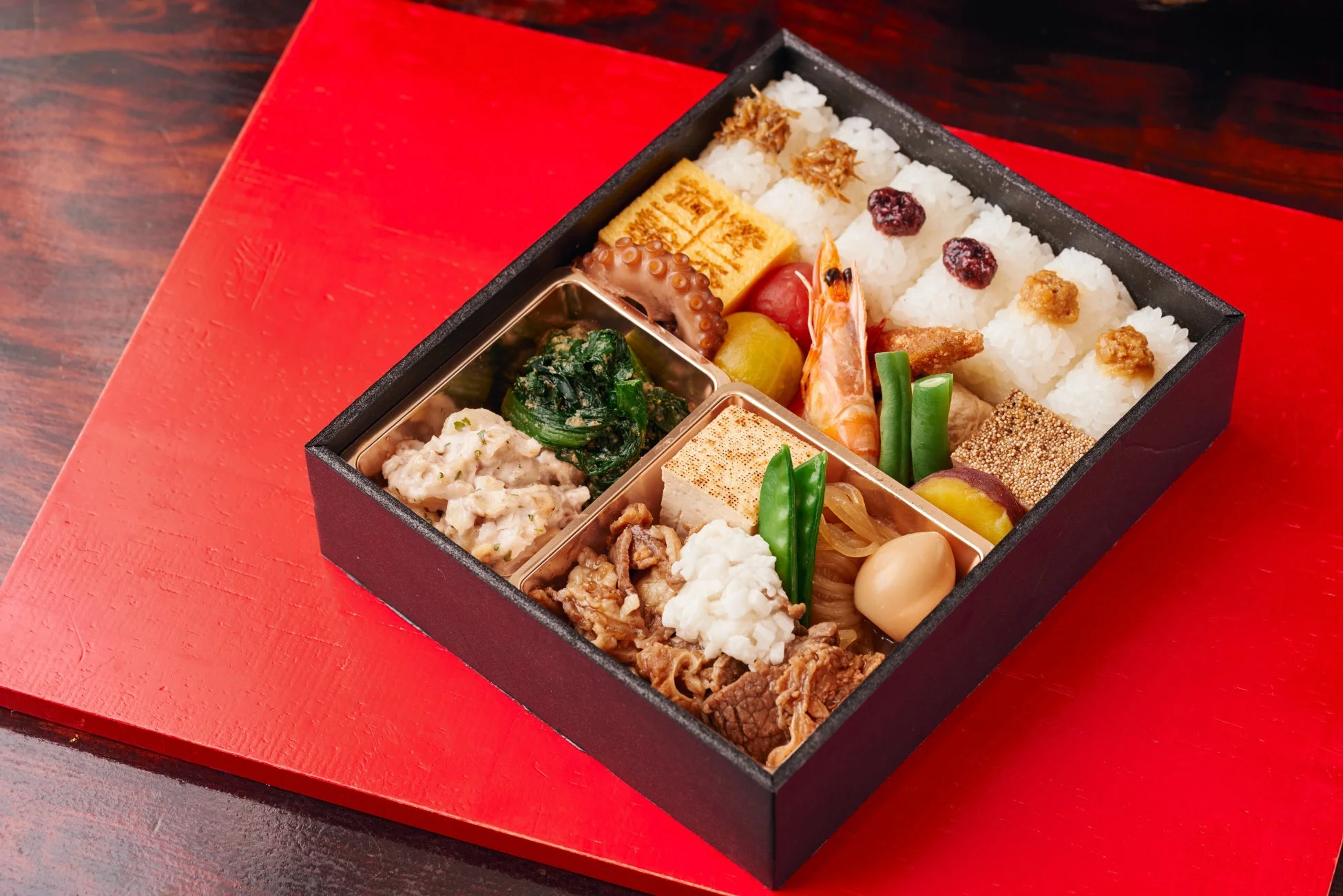 賛否両論の牛のとろろすき焼き弁当