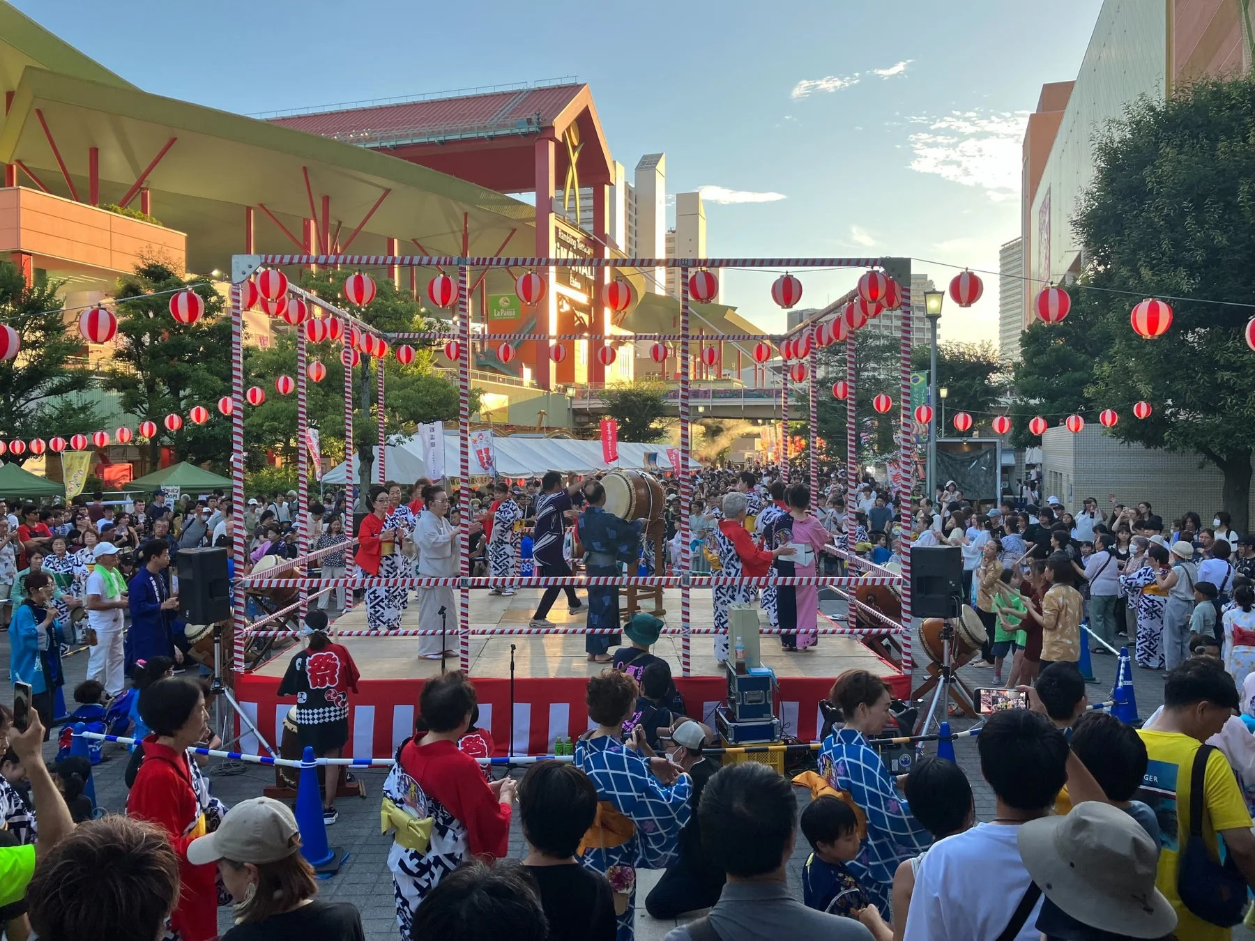 盆踊りの様子