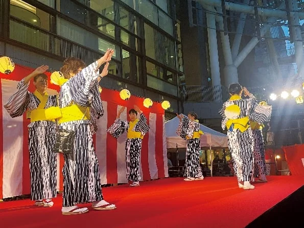 盆踊りの様子