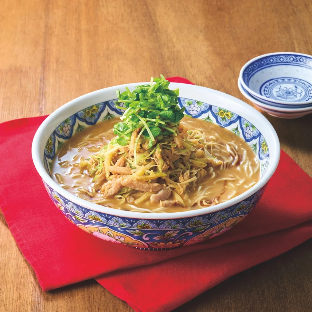 黒酢鶏白湯麺(別アングル)