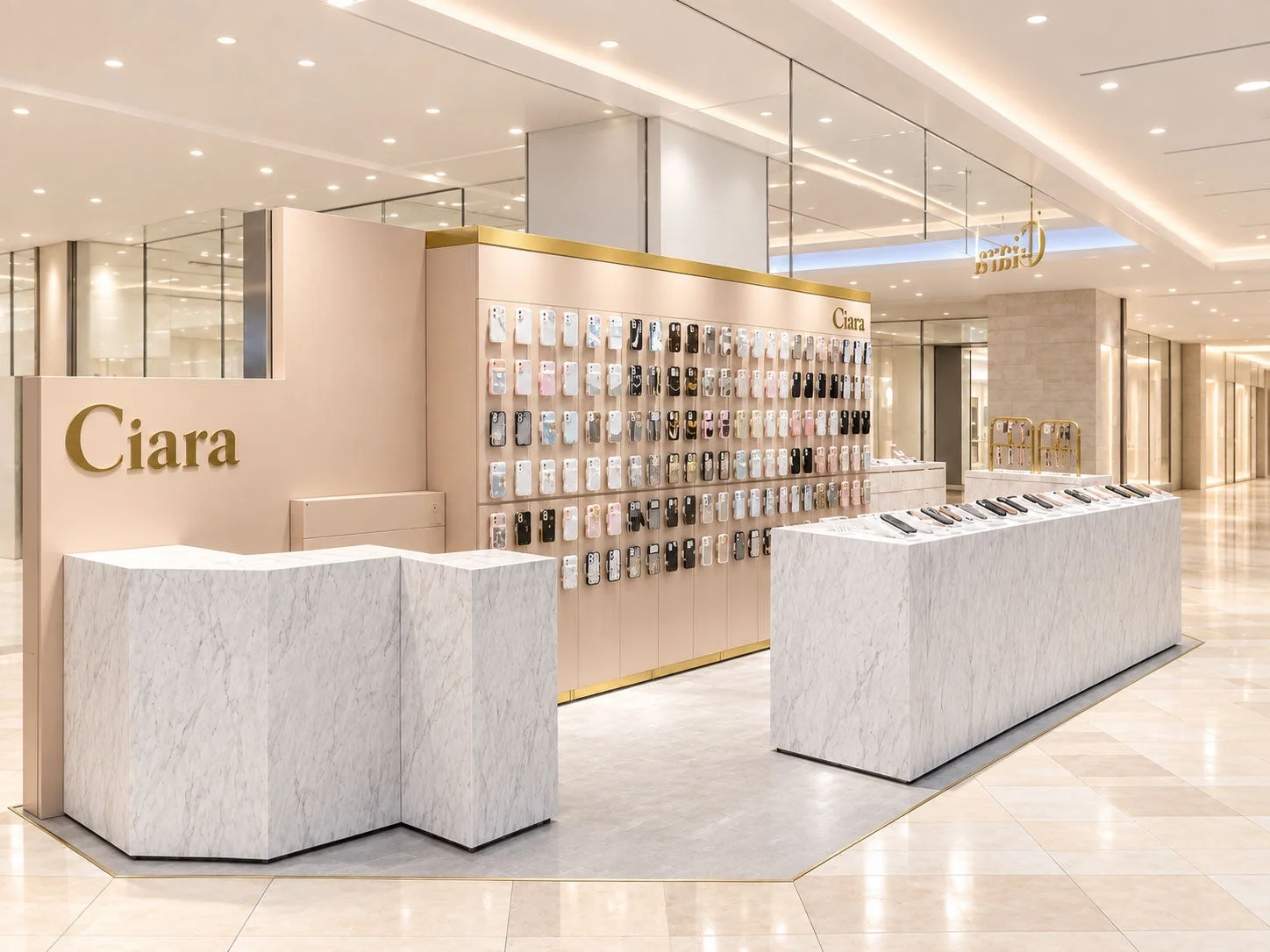 Ciara店舗、ピンクとゴールド基調