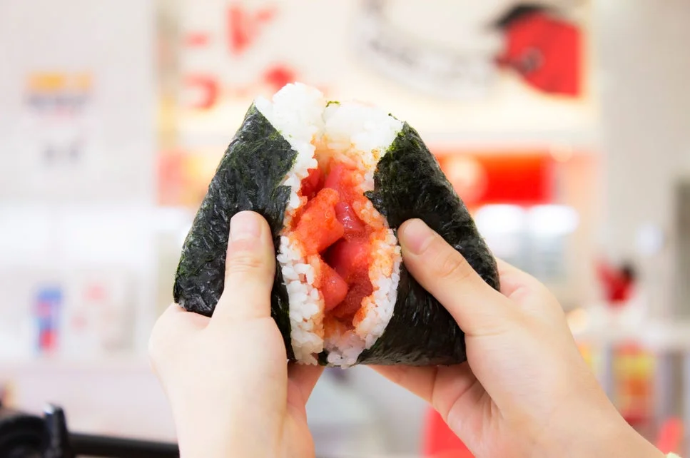 おにぎり 海苔 ご飯 明太子 和食 手 食べ物 軽食 日本食