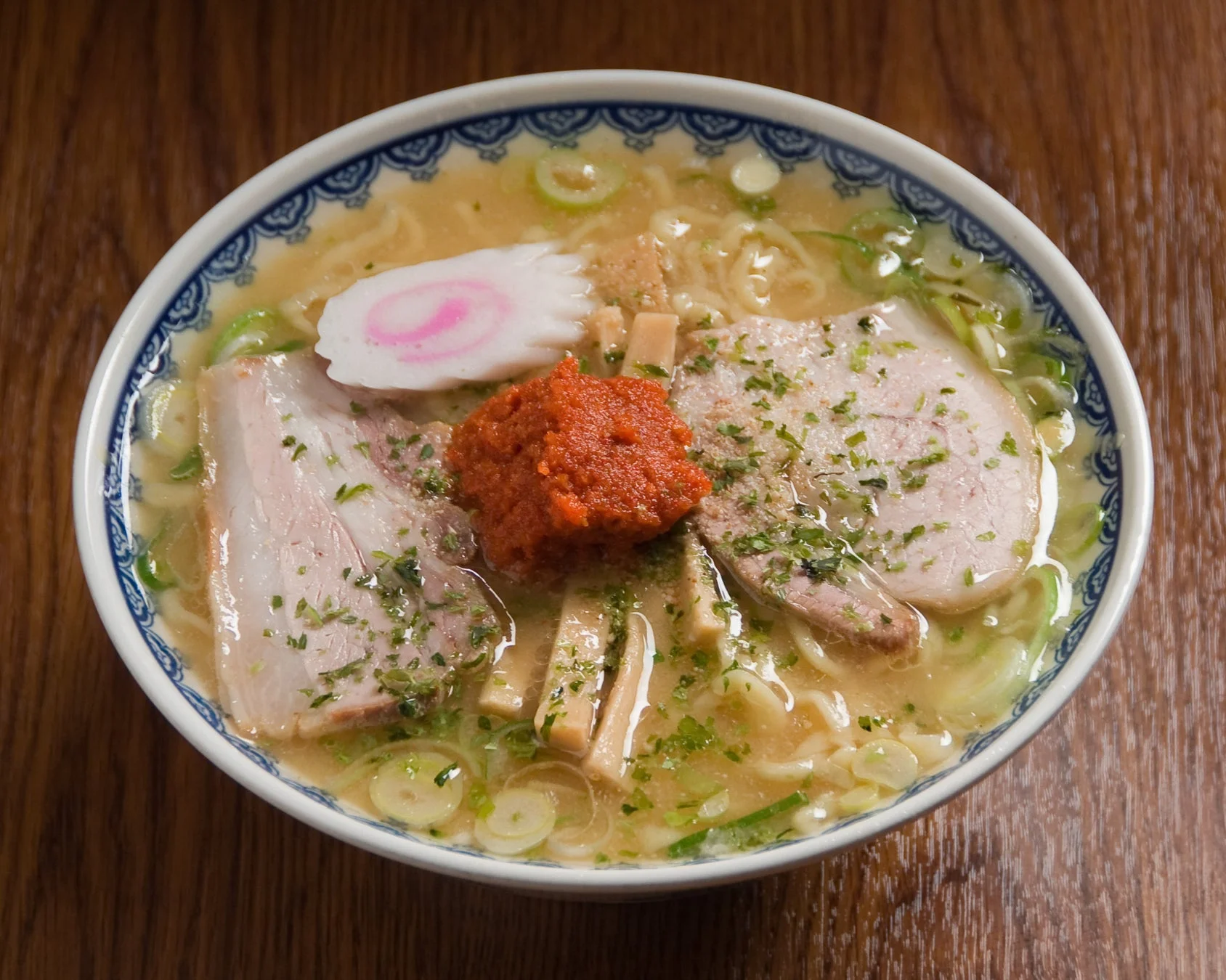 辛味噌が乗ったラーメン