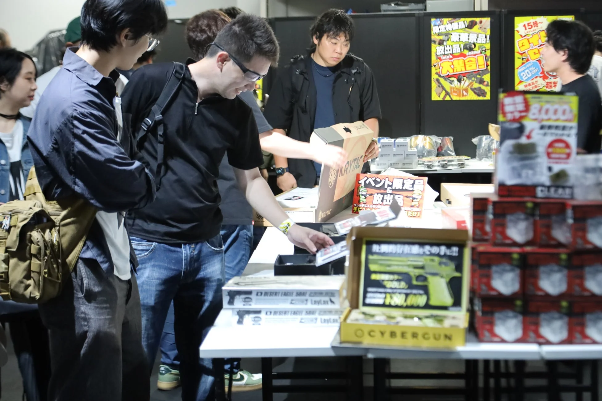 販売ブースの賑わい