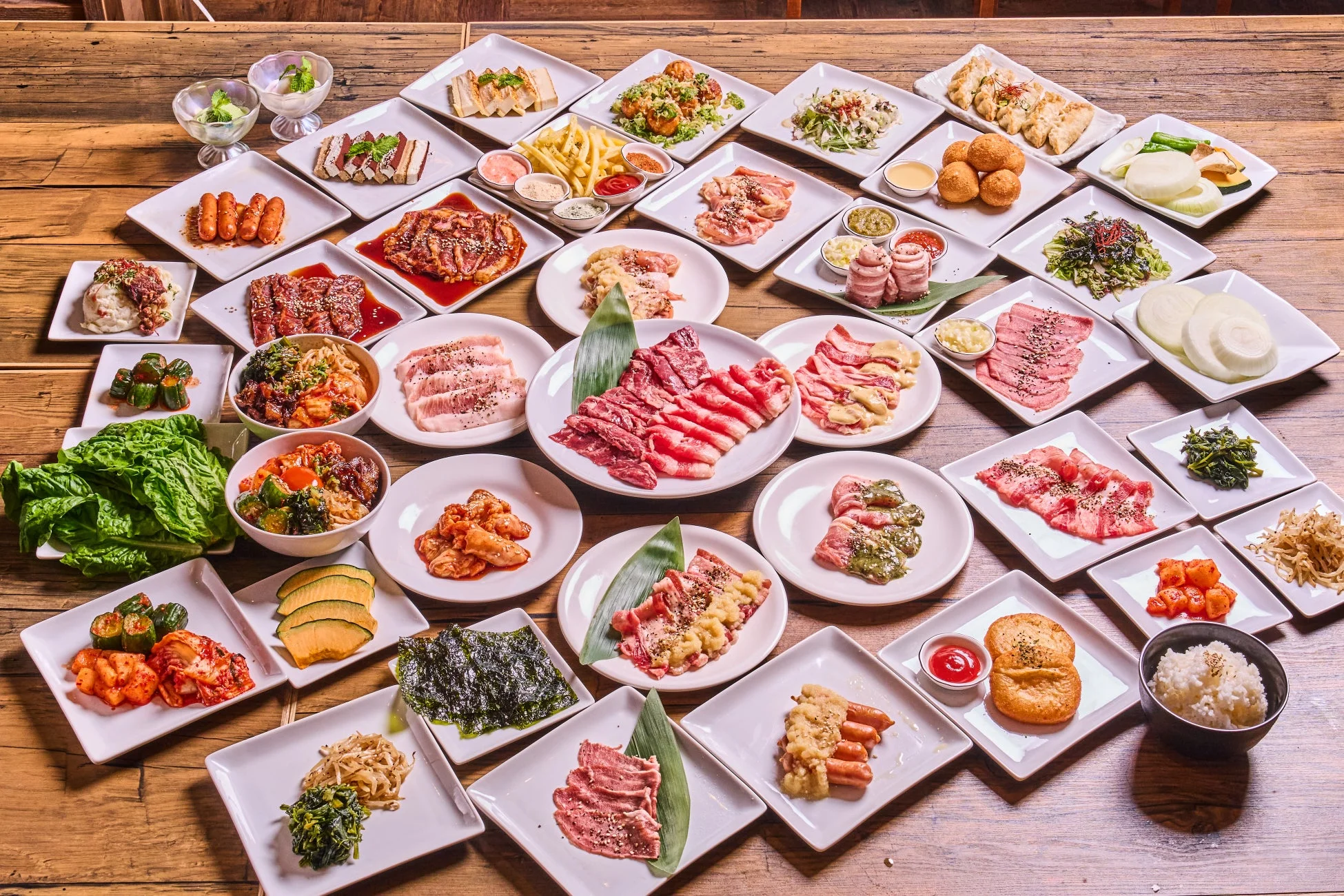 食べたいが全てある豪華な焼肉テーブル
