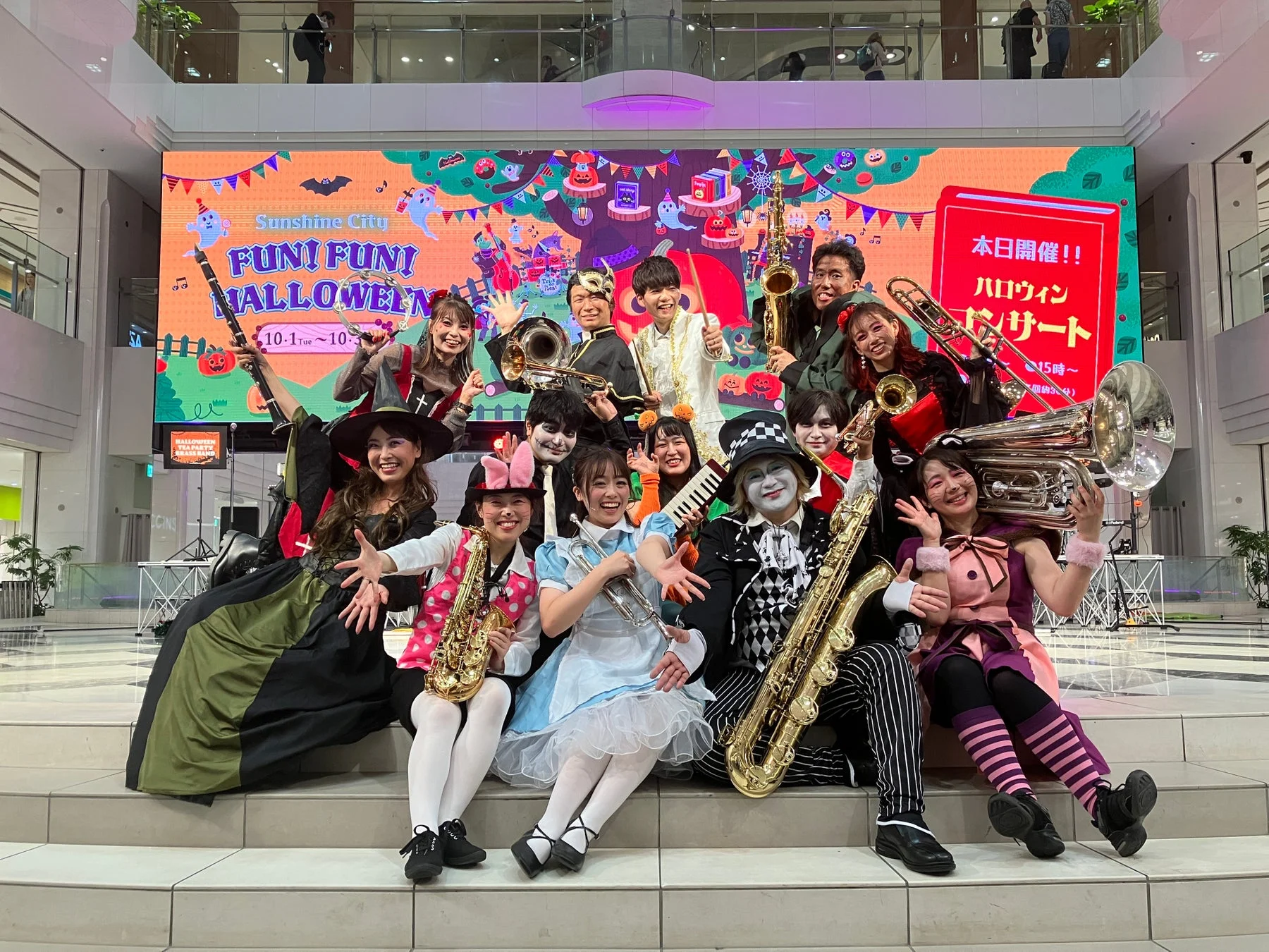 ハロウィンコンサートのアーティスト