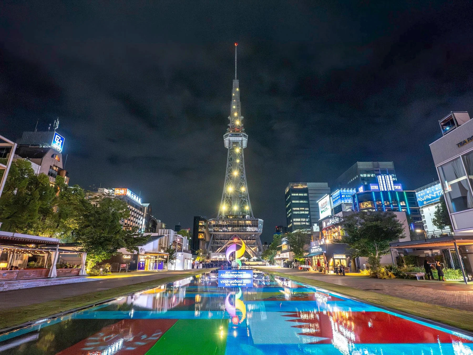 名古屋テレビ塔がライトアップされた夜景