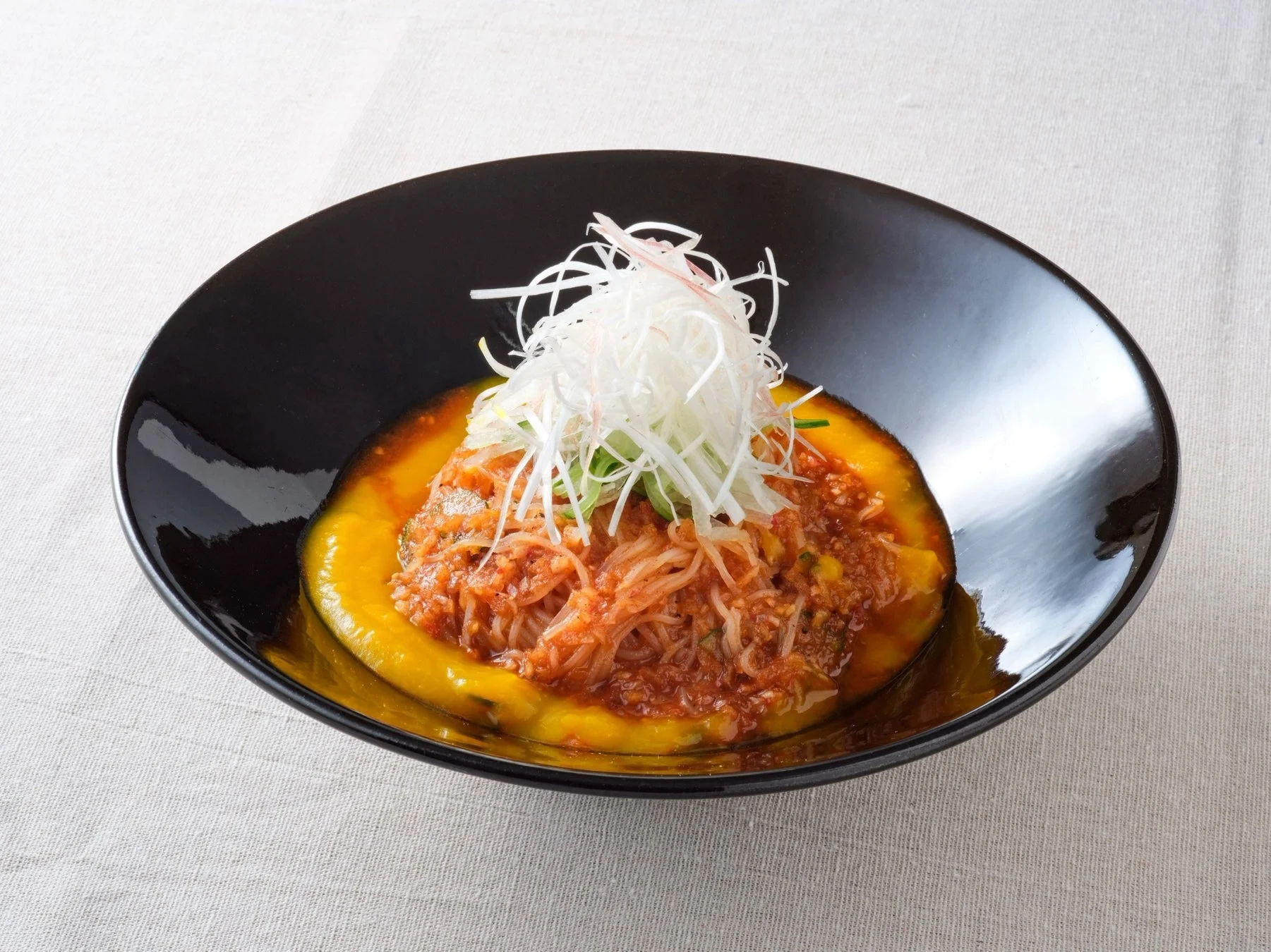 麺料理(創作料理、中華料理、担々麺風)