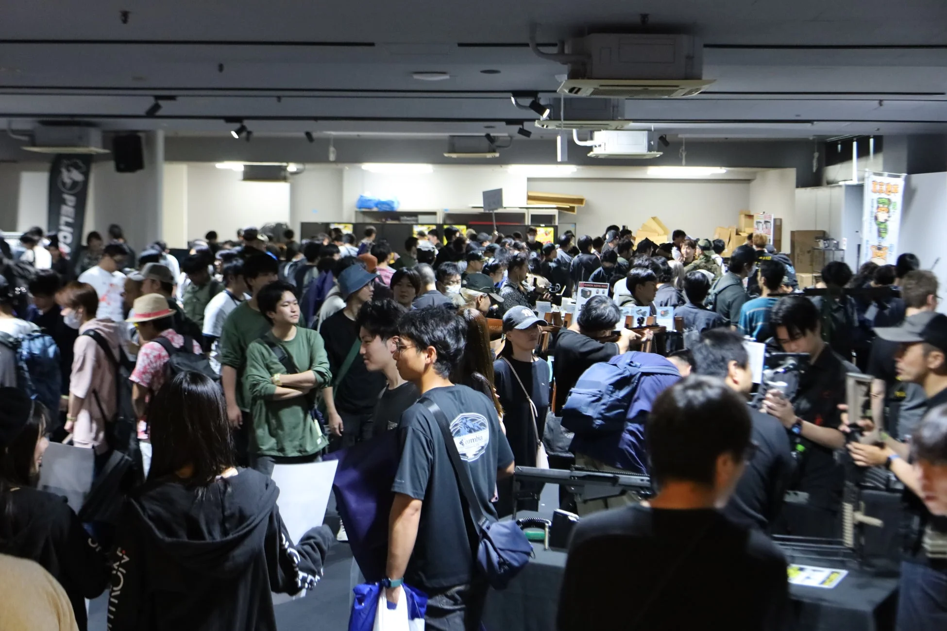 人混みのイベント会場