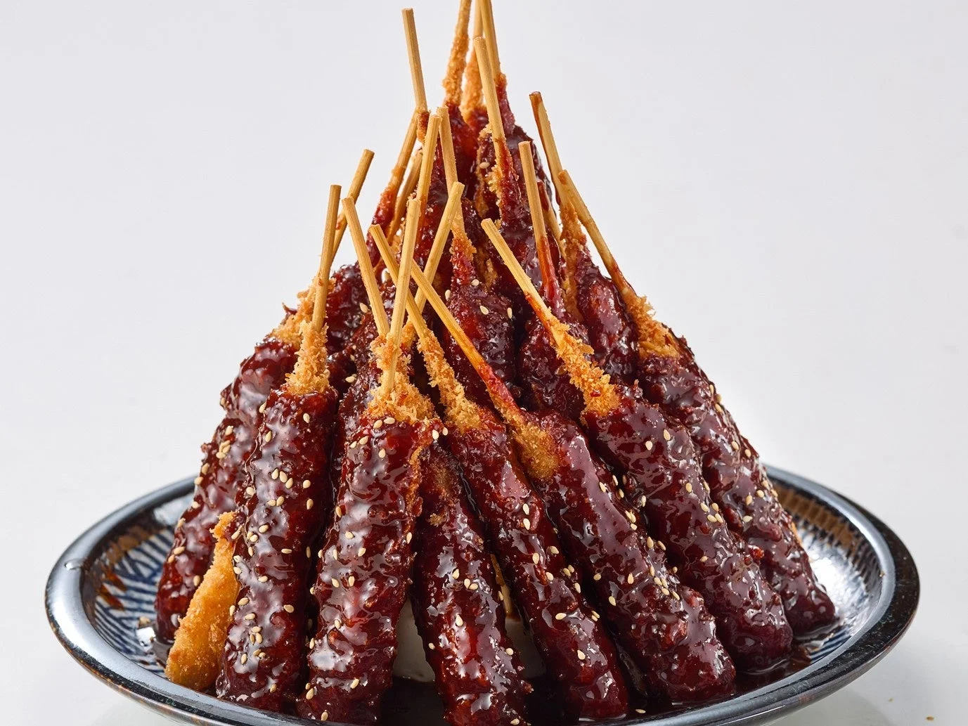 山盛りの味噌串カツ
