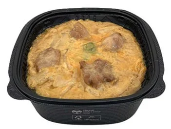 炭火焼鳥とふわとろ卵の親子丼