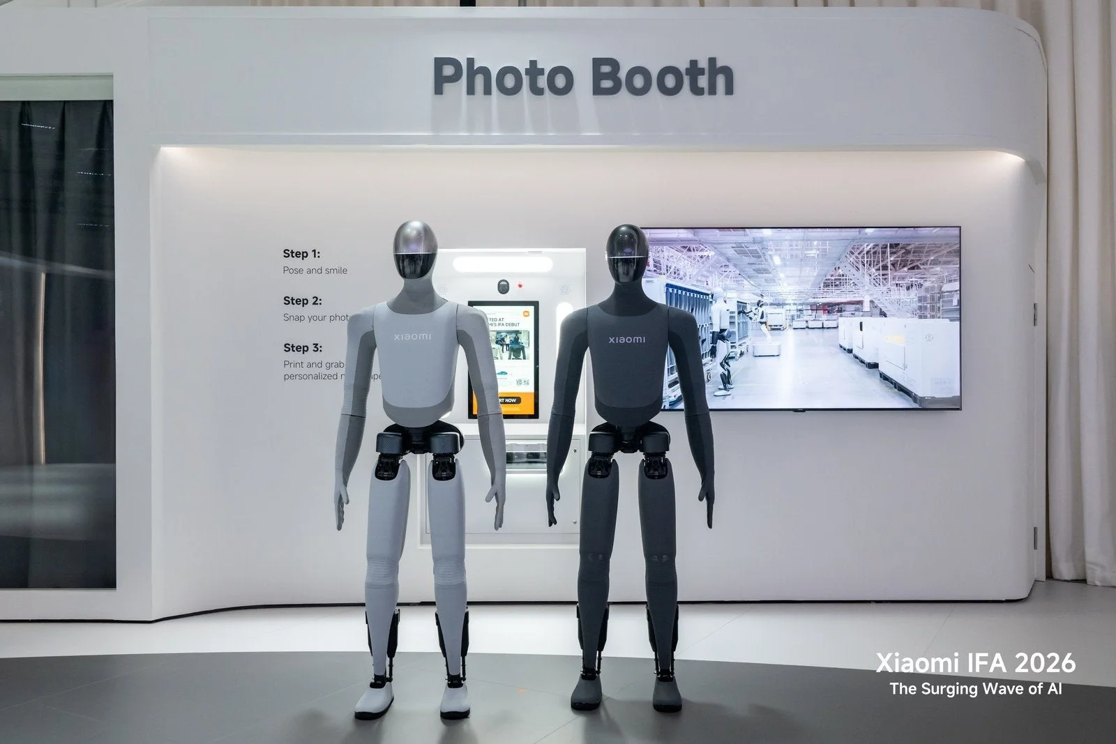 Xiaomi CyberOneロボットの展示