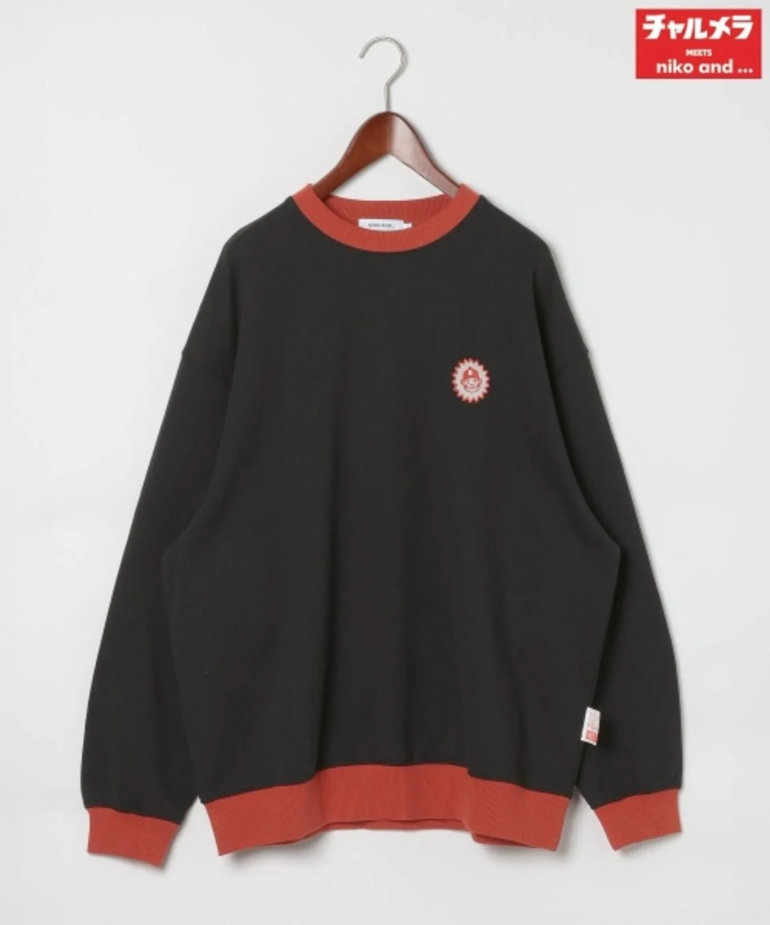 黒色のプリントスウェット